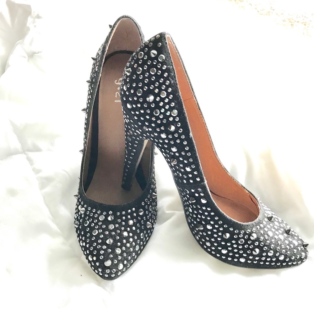 Beautiful black studs/ spike pump.